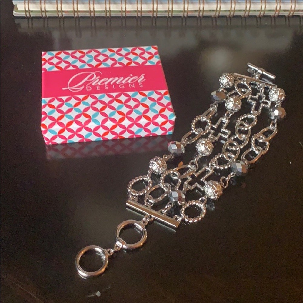 Beautiful Multi stand bracelet